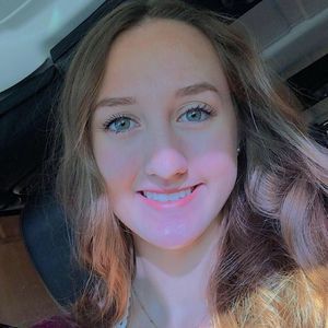 Meet your Posher, Claudia